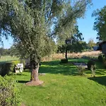 Hébergement de vacances Spacious Family House In Haut-fays, 250 M² With Garden