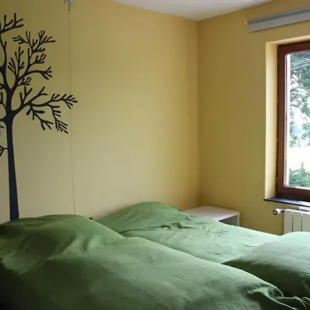 Hébergement de vacances Spacious Family House In Haut-fays, 250 M² With Garden Haut-Fays