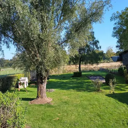 Дом отдыха Spacious Family House In Haut-Fays, 250 M² With Garden