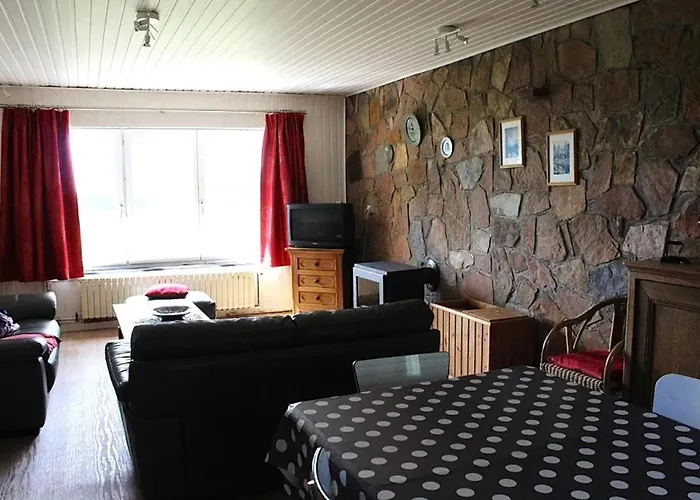 Spacious Family House In Haut-fays, 250 M² With Garden *