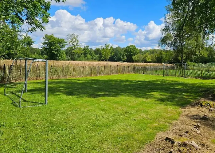 Spacious Family House In Haut-fays, 250 M² With Garden